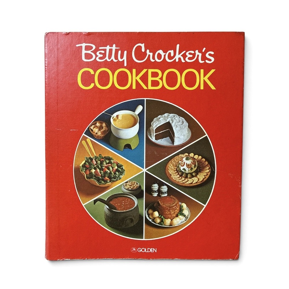 Vintage Betty Crocker's Cookbook Red 5 Ring Binder Hardcover Grannycore Golden